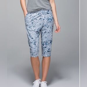 Lululemon Retreat Yogi Crop
Star Crushed Silver Fox Deep Navy